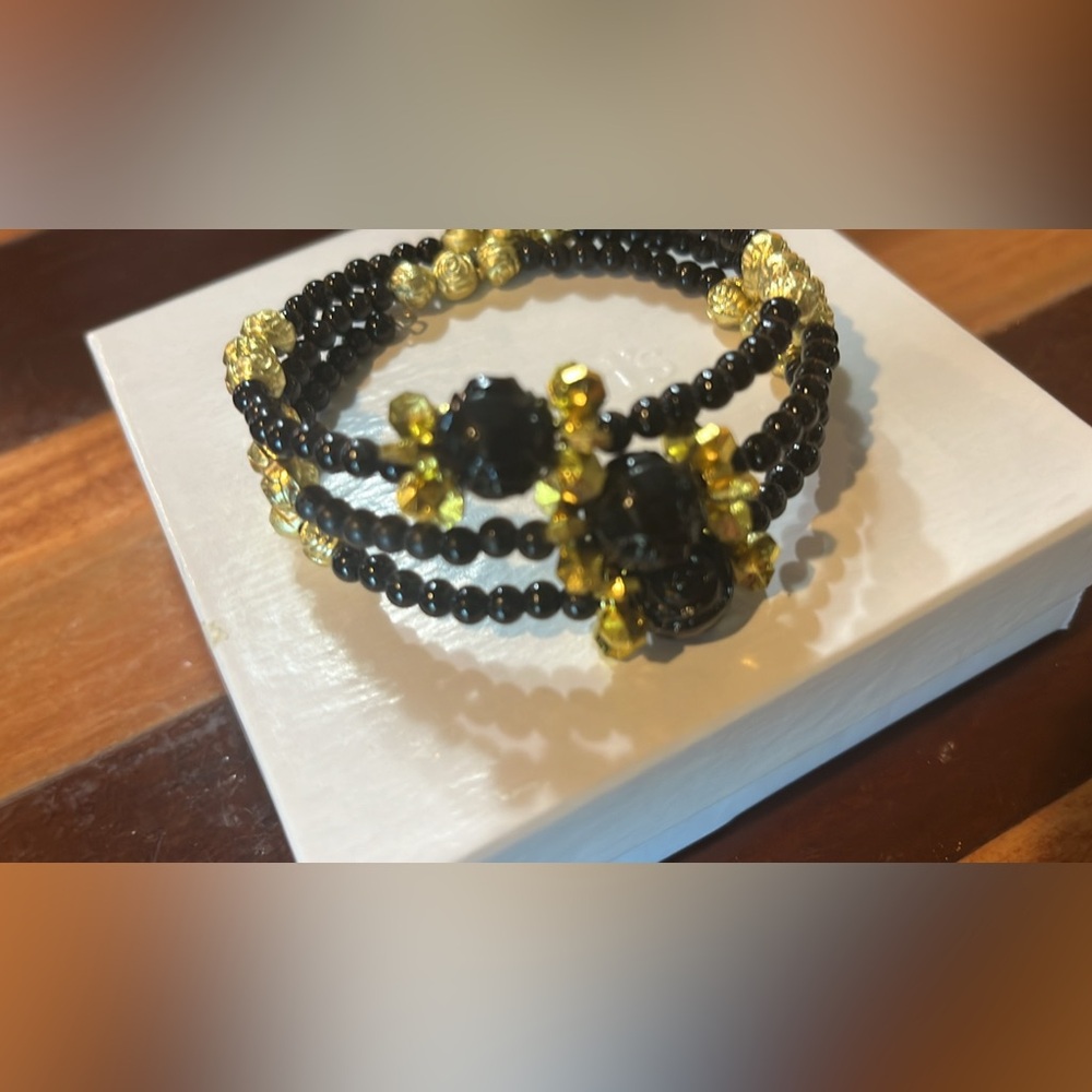 NNW ‘Attract Wealth’ Black/Gold Bracelet - Picture 3 of 5